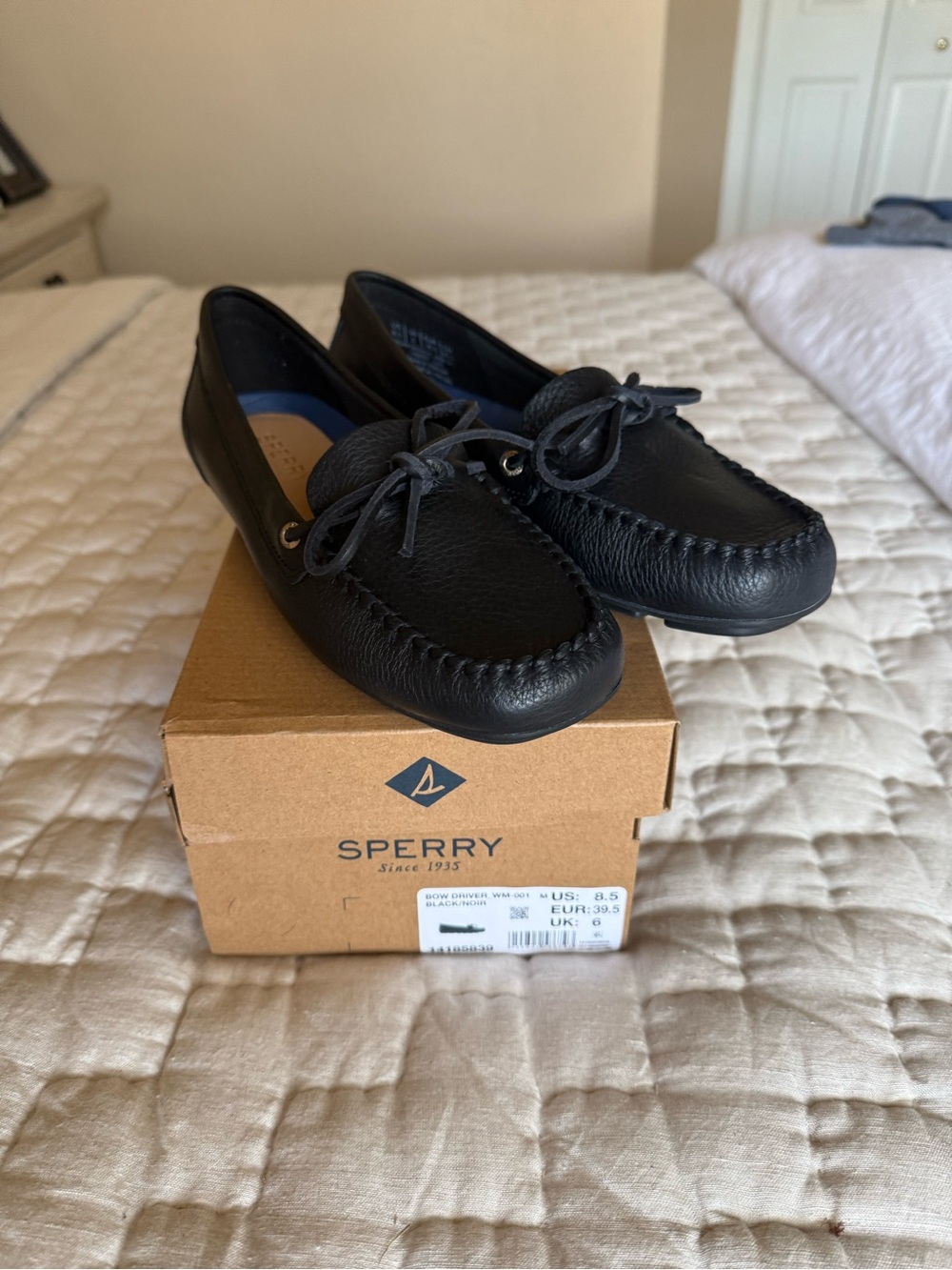 NWT Sperry Driving Mocs black leather 8.5M